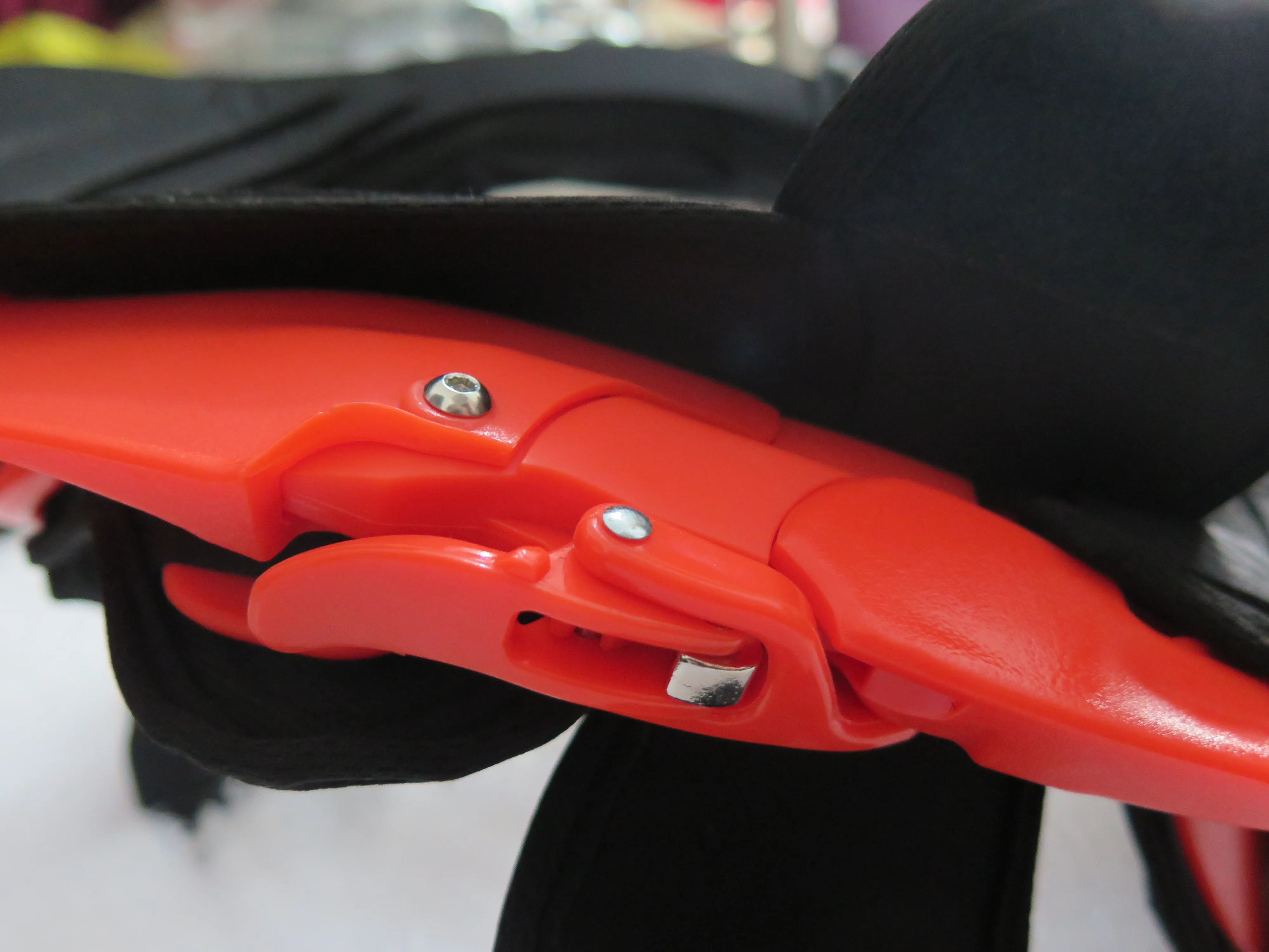 Цвет оранжевый для мотокросса экстремального скалолазания шеи поддержки шлема