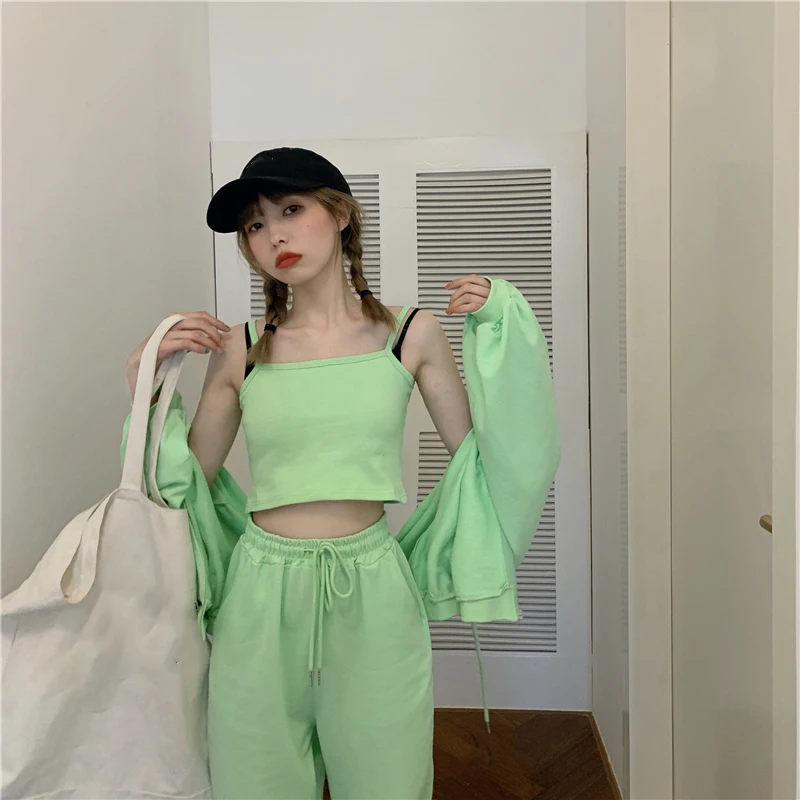 Женский спортивный костюм сиреневые брюки + укороченный топ куртка с капюшоном