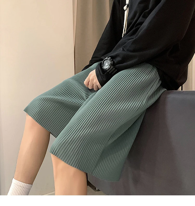 

Summer Pleated Shorts Men's Fashion Casual Ice Silk Shorts Men Streetwear Loose Breathable Thin Hawaiian Beach Shorts Mens M-2XL