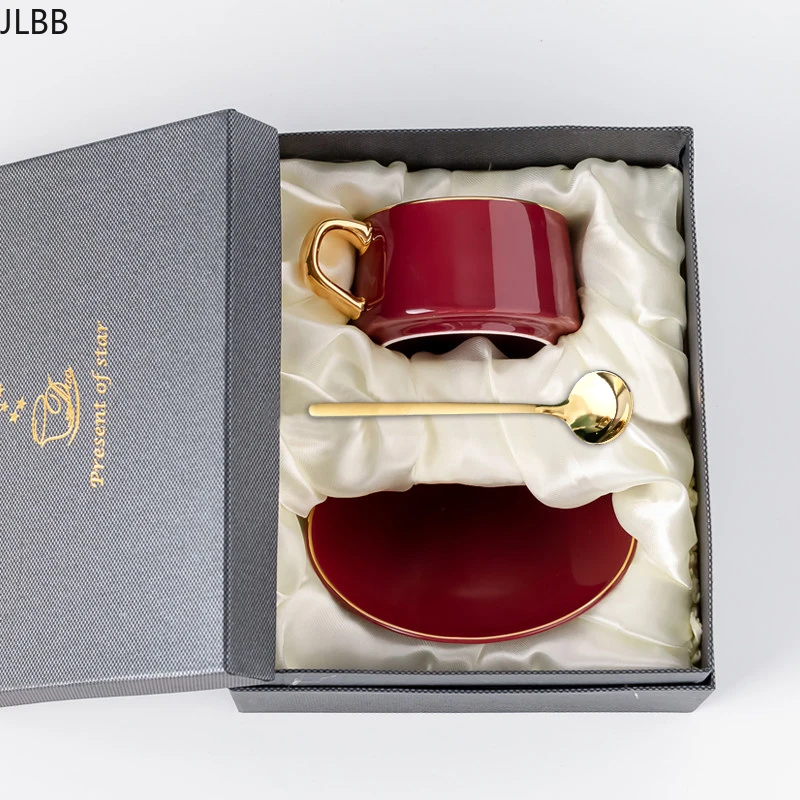 

Luxury Nordic Creative Coffee Cup with Spoon Dessert Bone China High Tea Cups Set Mate Bicchiere Plastica Home Drinkware OO50CS