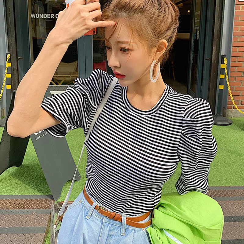 

Женская футболка в полоску, черно-белая Повседневная футболка с круглым вырезом и пышными рукавами, лето 2020