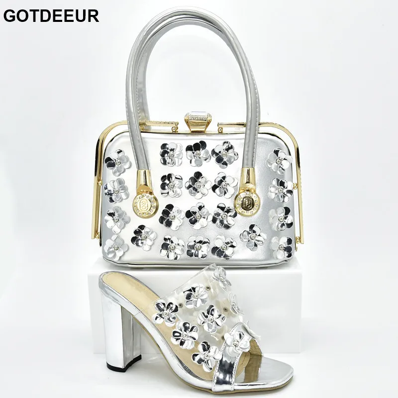 

Новейший элегантный итальянский комплект из туфель и сумочки с металлическими украшениями; Роскошные босоножки; Женские вечерние туфли и с...