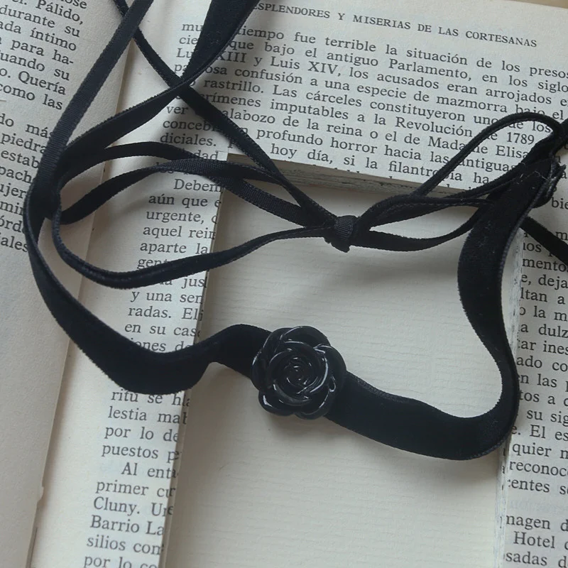 

New resin black small flower choker tie rope without buckle thin version necklace collar super fairy necklace jewelry wholesale
