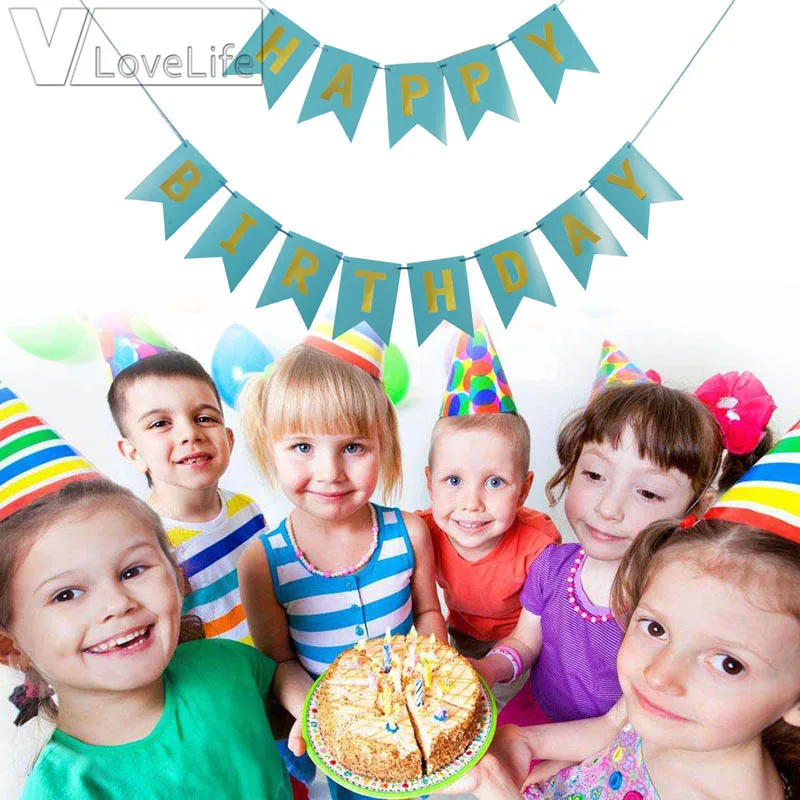 Блестящий баннерный баннер с надписью Happy Birthday золотыми буквами Висячие розовые