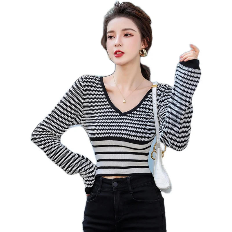 

2020 fall new V-neck long-sleeved slim slimming stitching sleeved casual T-shirt fashion commuter knitted top