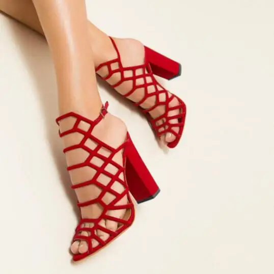 Женские босоножки на квадратном каблуке Красные с геометрическим узором и