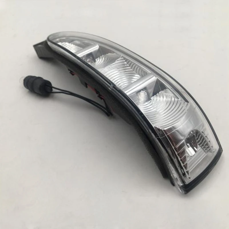 

Side Mirror Blink Turn Signal Light For Mercedes W164 W251 ML300 ML350 R350 R300 05-11