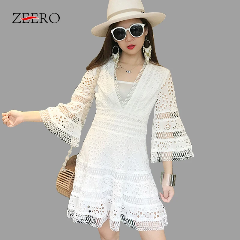 Женское кружевное мини платье роскошное подиумное с вышивкой и Расклешенным