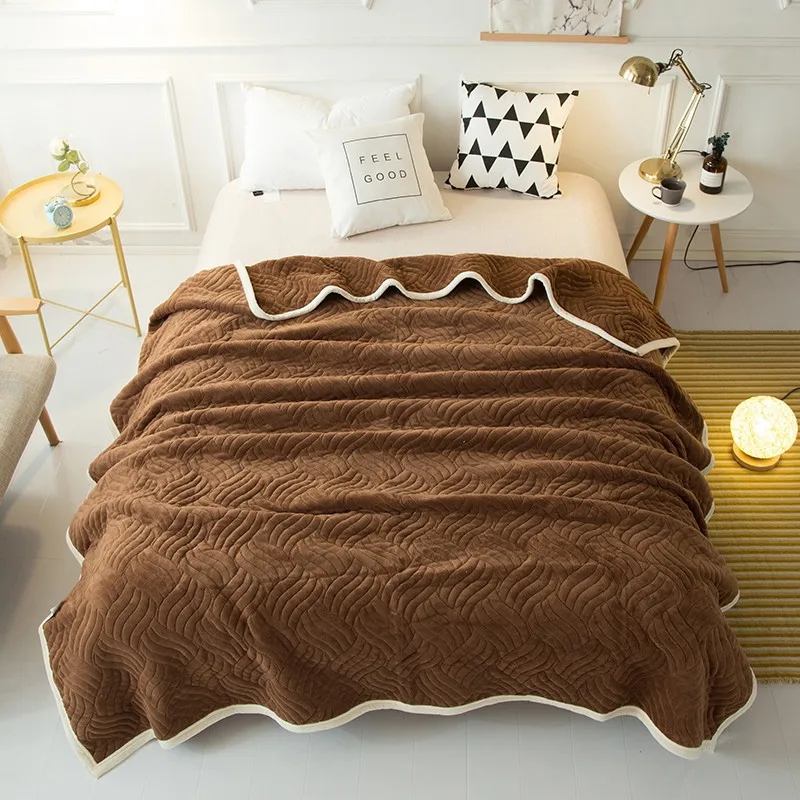 Стеганое фланелевое одеяло в виде волн утепленное геометрическое теплое