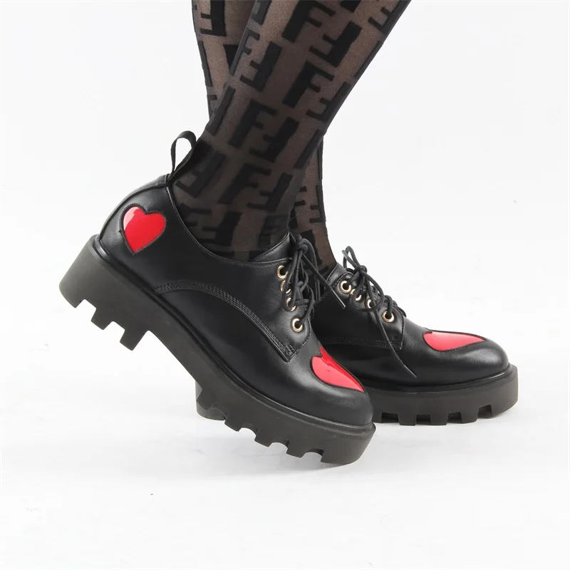 Perixir женские кожаные ботильоны на плоской подошве со шнуровкой украшенные