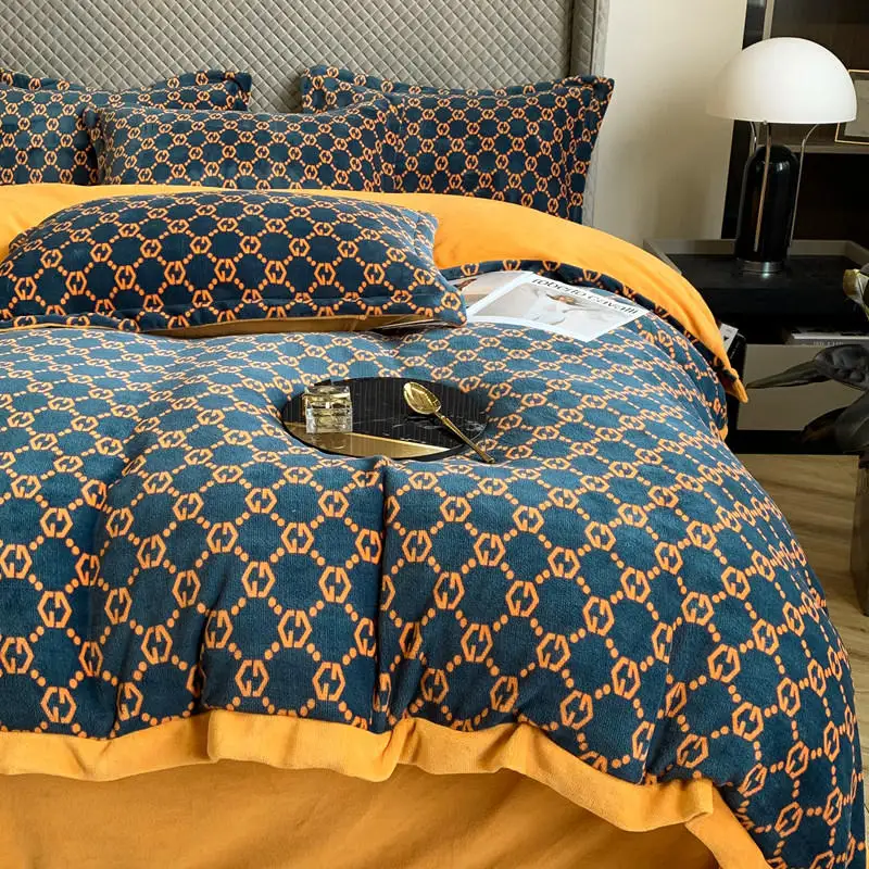 

Бархатный комплект из пододеяльника и пододеяльника