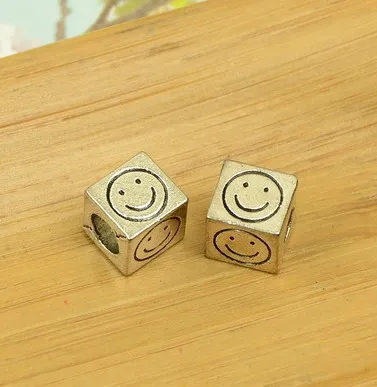 

Серьги шармы; Аксессуары Diy для ювелирные изделия кулон 10 шт 8x8x5 мм старинное серебро Цвет квадратный смайлик Подвески бусины с крупным отве...