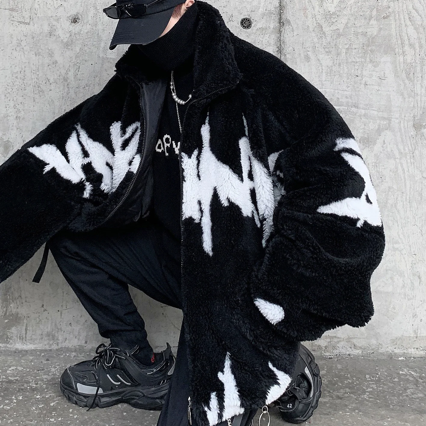 Пальто мужское из овечьей шерсти с воротником-стойкой |