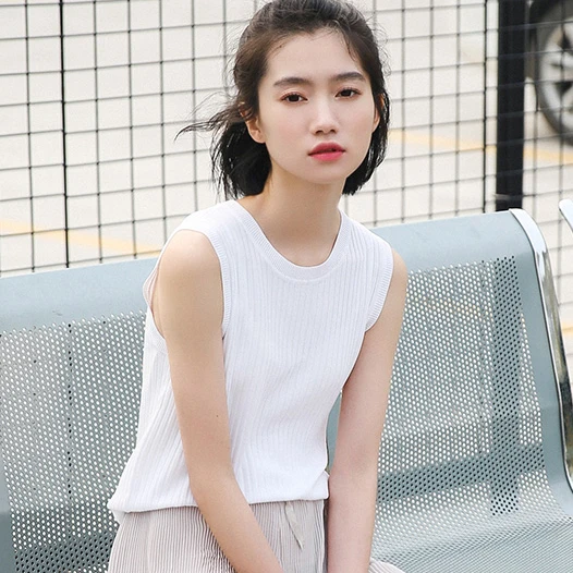 Вязаный топ без рукавов с круглым вырезом женский жилет однотонный тонкий белый