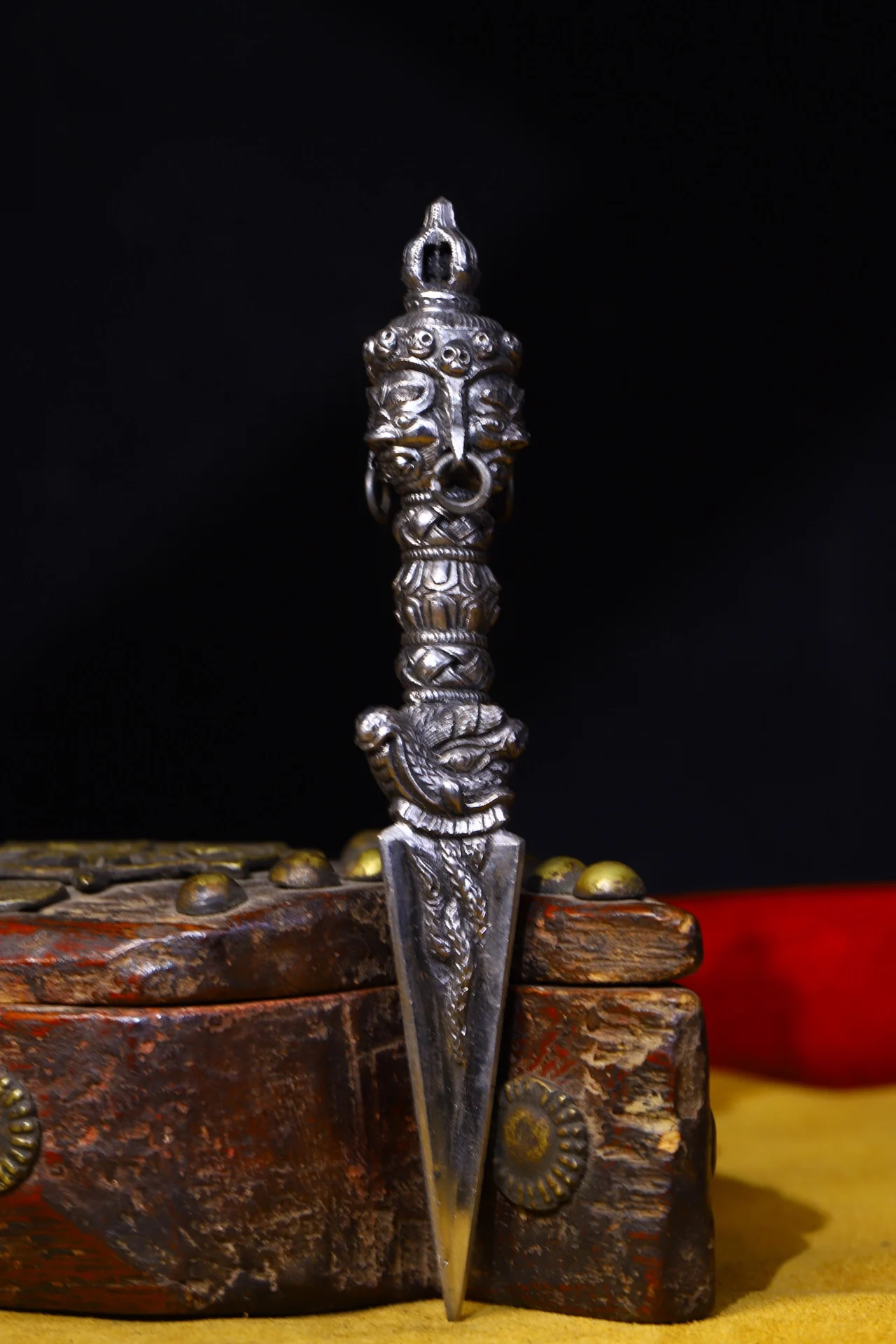 Коллекция тибетских храмов 6 дюймов старые трусики голова цинабара Махакала