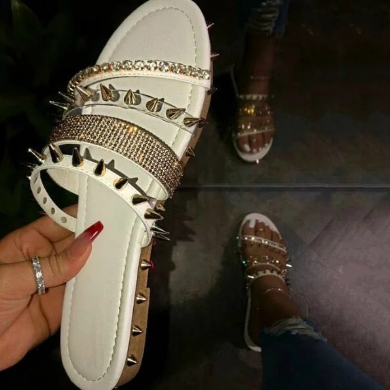 

Summer Women Rivet Slippers Rhinestonr Punk Flat Heels Peep Toe Slides Fashion Outdoor Female Ladies Shoes Zapatos De Mujer