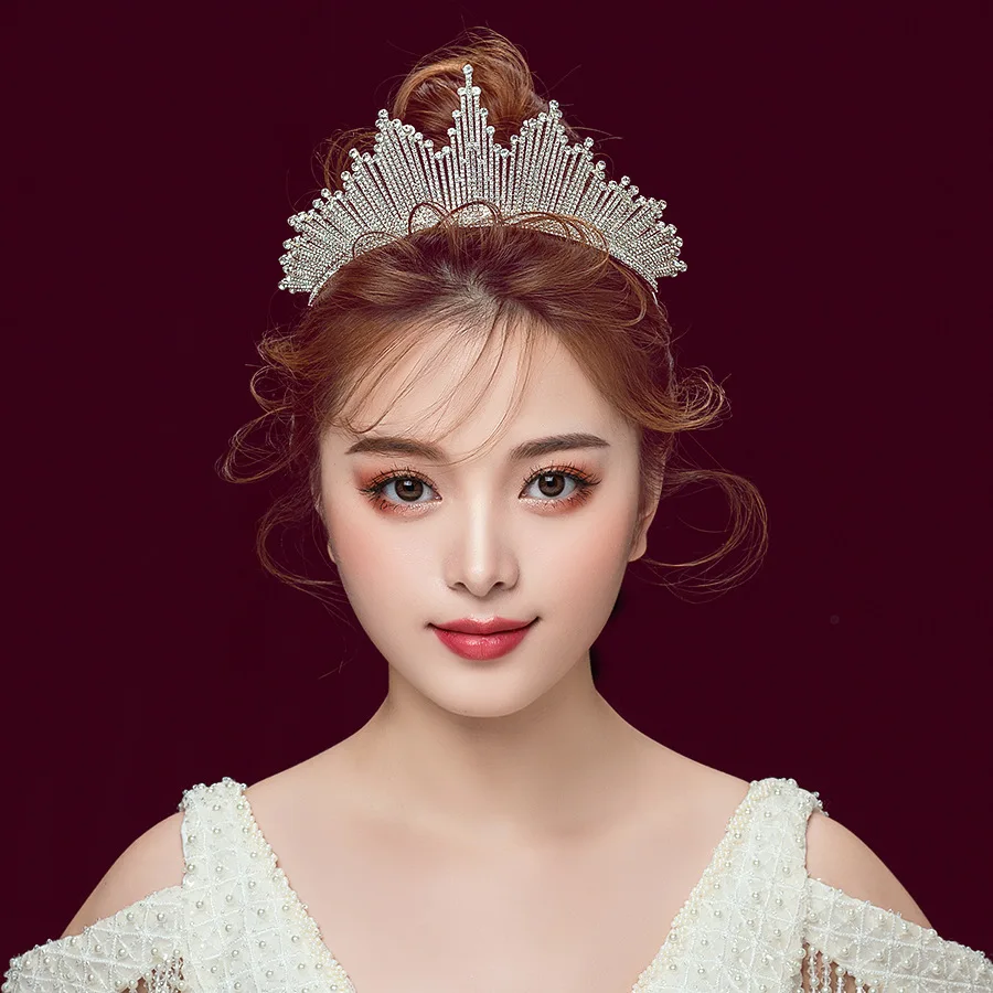 Роскошный цвета: золотистый серебристый Цвет с цветами из камней Свадебный