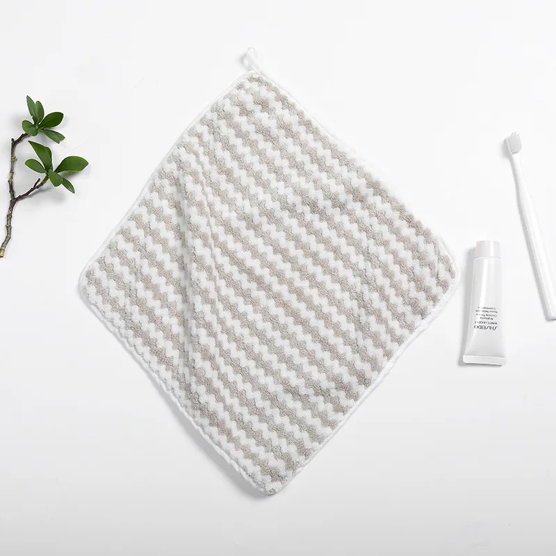 

2Pcs 30x30CM Polyester Brocade Coral Velvet Small Square Towel Wholesale Cationic Towel Beauty Salon Face Towel For Baby Adult