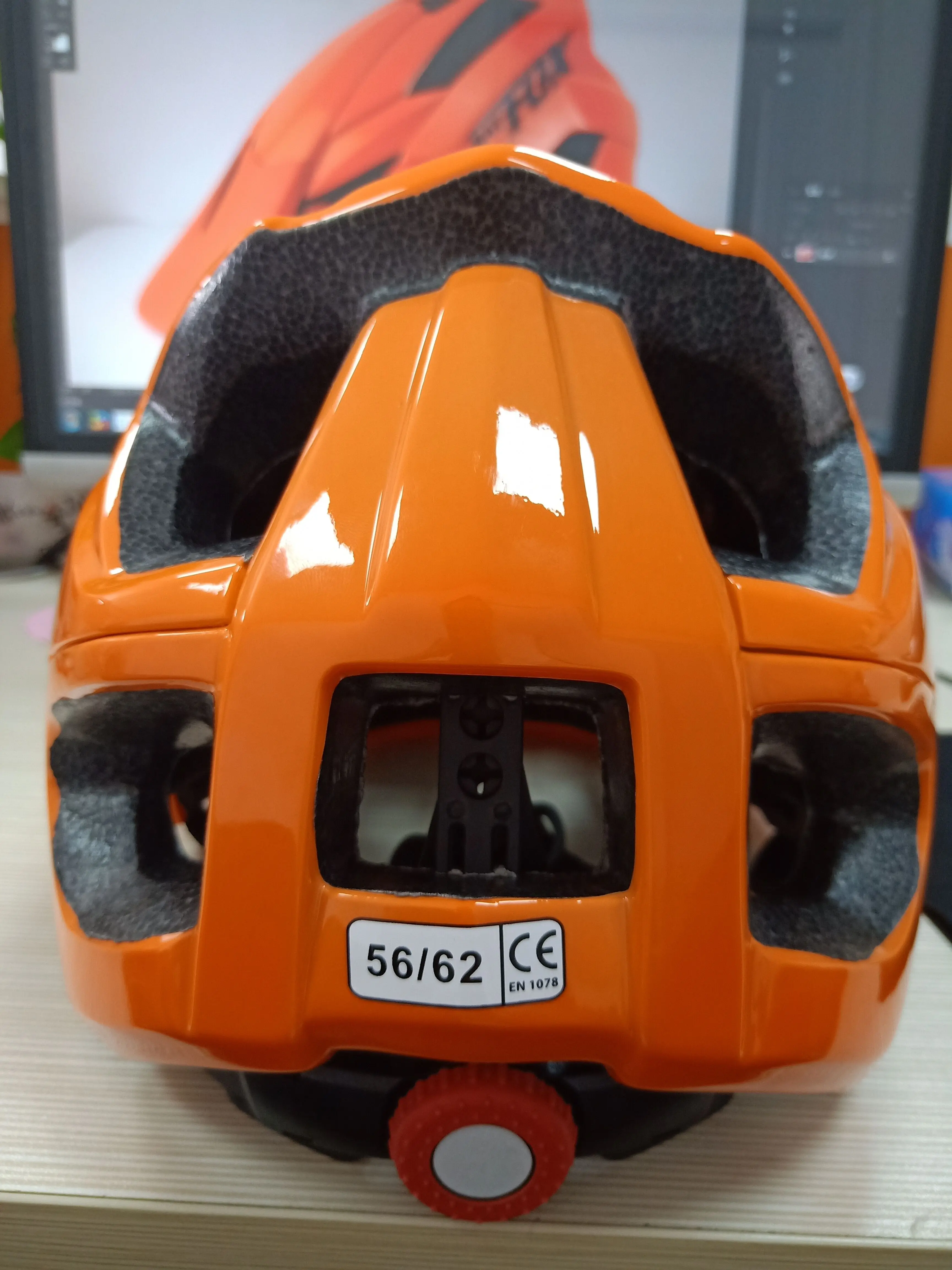 KINGBIKE, хит, велосипедный шлем для мужчин и женщин, для спорта на открытом воздухе, шлем для горного велосипеда, шлем для шоссейного велосипеда, велосипедные шлемы, матовая Черная кепка, casco bicicleta