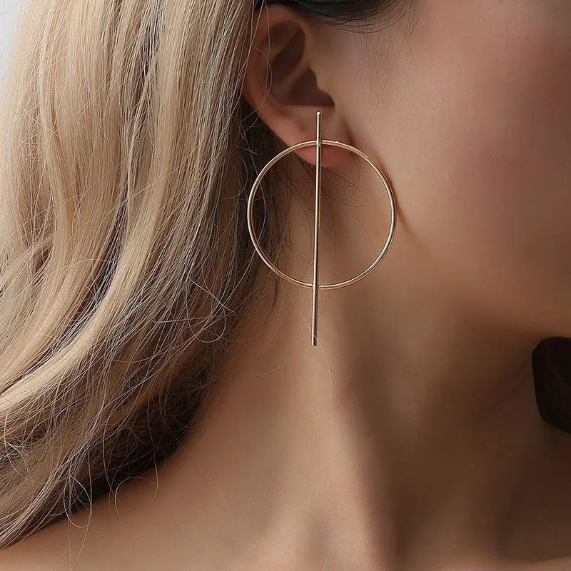 

Metallic Large Circle Geometric Minimalist Style Nightclub Black Golden Drop Earrings Dangle Earrings For Women