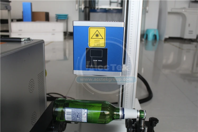 2020 Горячая продажа cnc лазерная маркировочная машина с вращающейся 30 Вт синрад