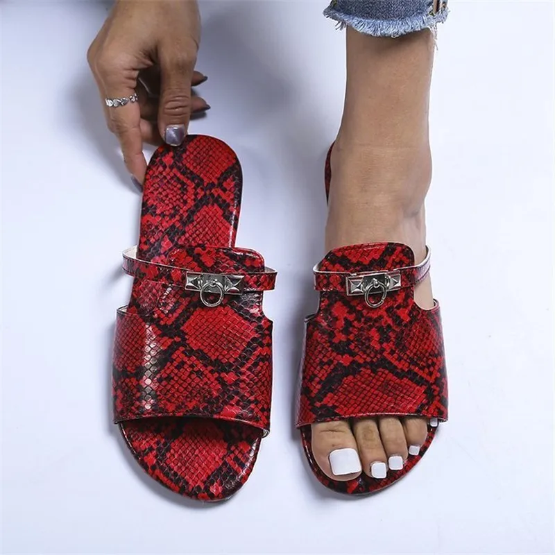 

2021 Summer New Woman Slippers Flat Sandals Fashion Leopard Print Color Outdoor Beach Shoes Casual Comfortable Plus Size 35-43