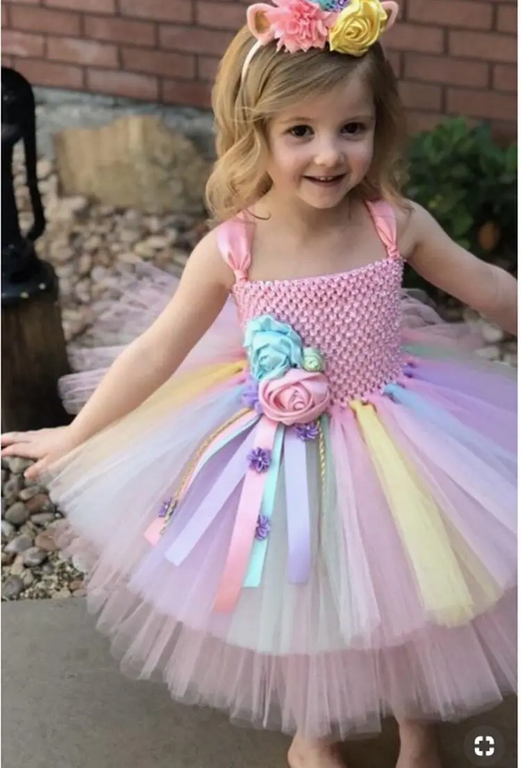 Платье для маленьких девочек розового цвета с изображением единорога