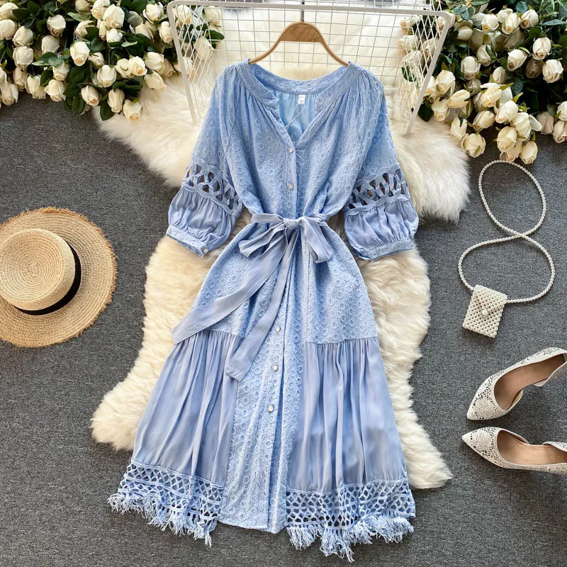 

Женское летнее кружевное платье с V-образным вырезом