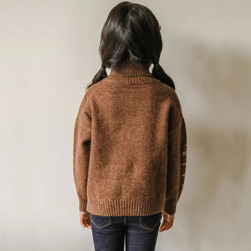 Детский толстый теплый свитер с высоким воротником вязаный для девочек на осень