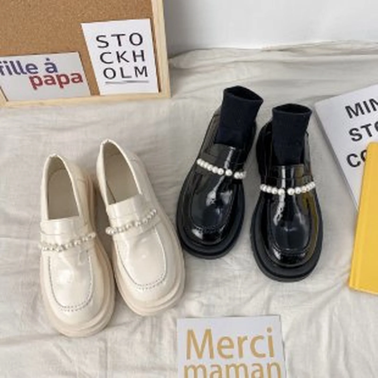 

Туфли женские из лакированной кожи на платформе, лоферы, обувь в Стиле Лолита, обувь с жемчугом, большие размеры 35-43