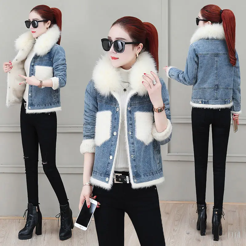 

Women Winter Jeans Jacket Fashion Big Fur Collar Denim Coat Plus Velvet Thick Warm Cotton Padded Jacket Short Female Parkas Y580