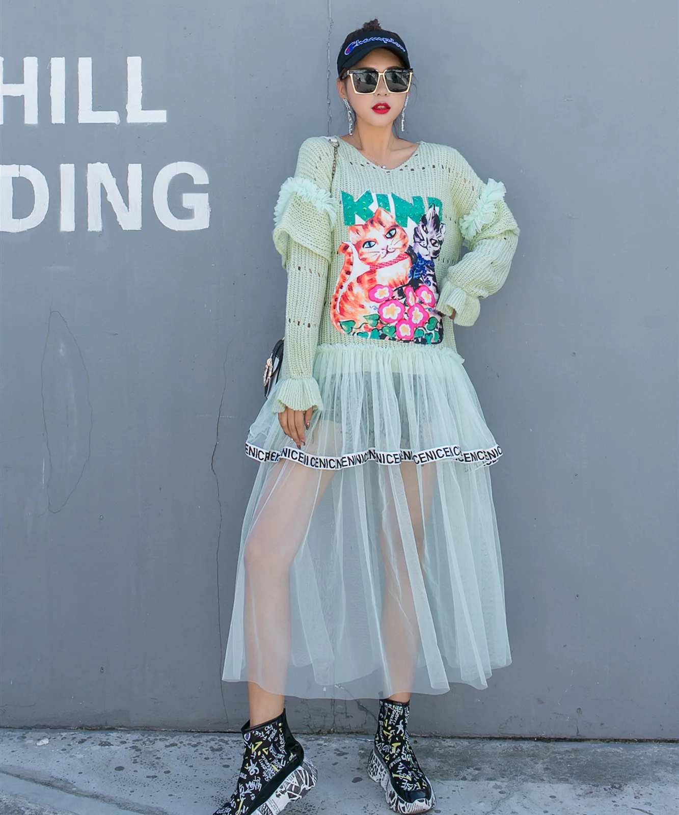 Женское трикотажное платье с v образным вырезом Сетчатое длинное вырезами зимние