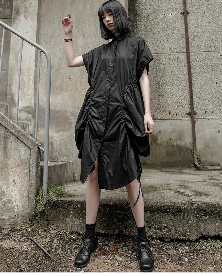 [EAM] New Spring Summer Lapel Short Sleeve Black Irreuglar Fold Split Joint Loose Shirt Dress Women Fashion Tide JX113