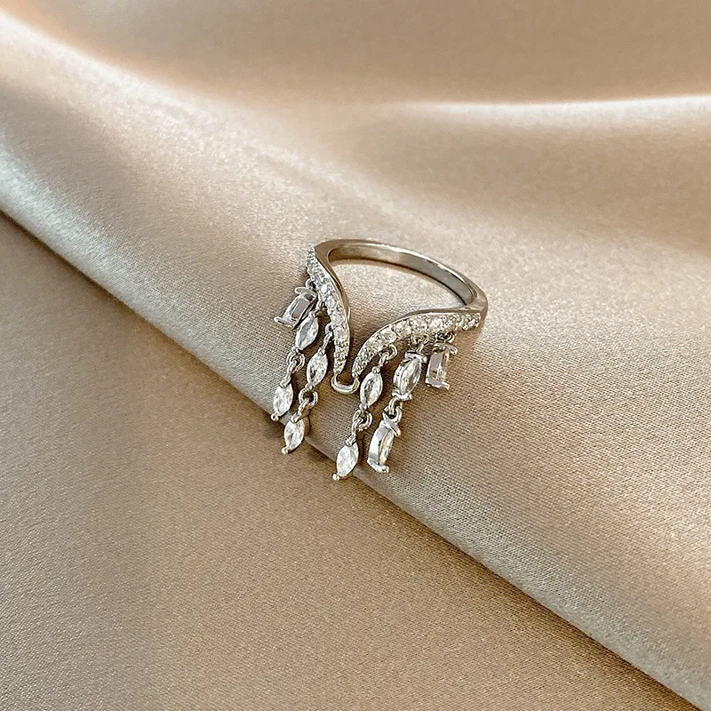 

2021 New Arrival Trendy Geometric Simple Romantic Tassel Adjustable Rings For Women Crystal Jewelry Party