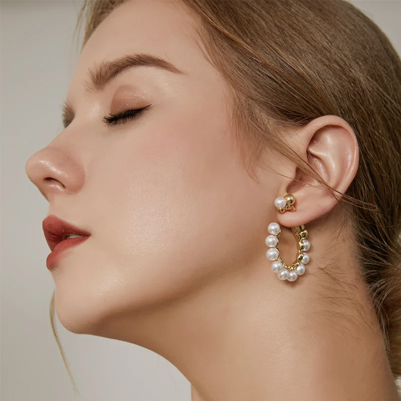 

Gii 18k Gold Temperament Pearl Earrings Exaggerated C-shaped Earrings Hollow Ladies Exquisite High-end Rarrings Joker New