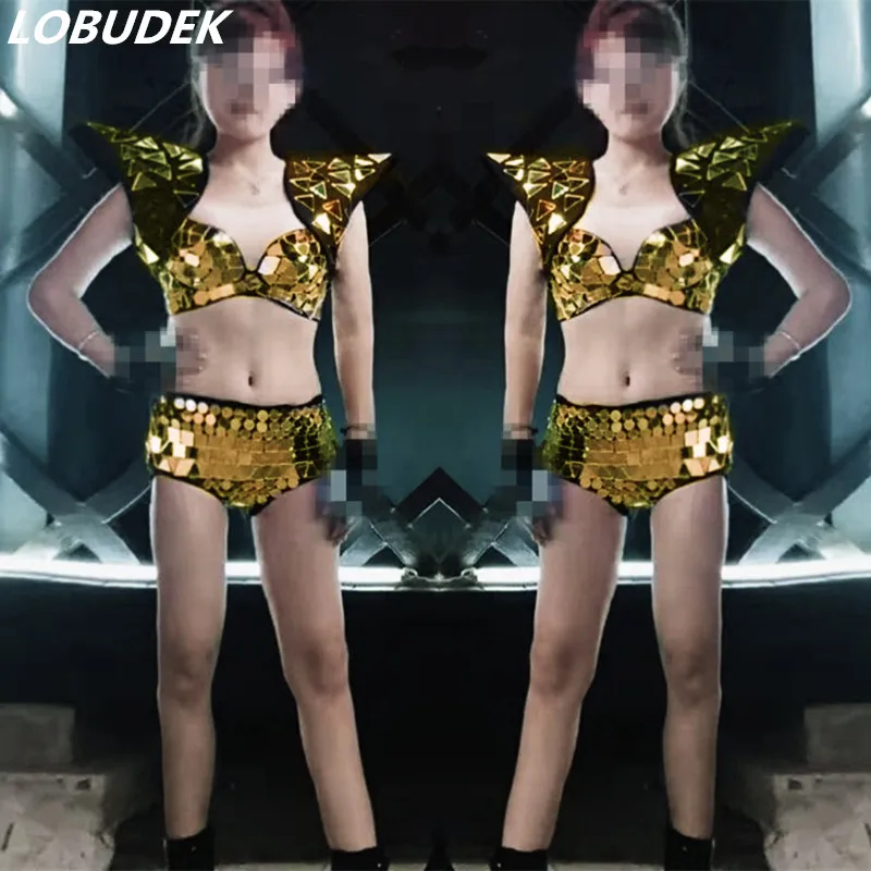 

Сексуальный женский комплект из 3 предметов, бюстгальтер с золотыми зеркальными бронями, шорты, джазовые танцевальные команды, сценический ...