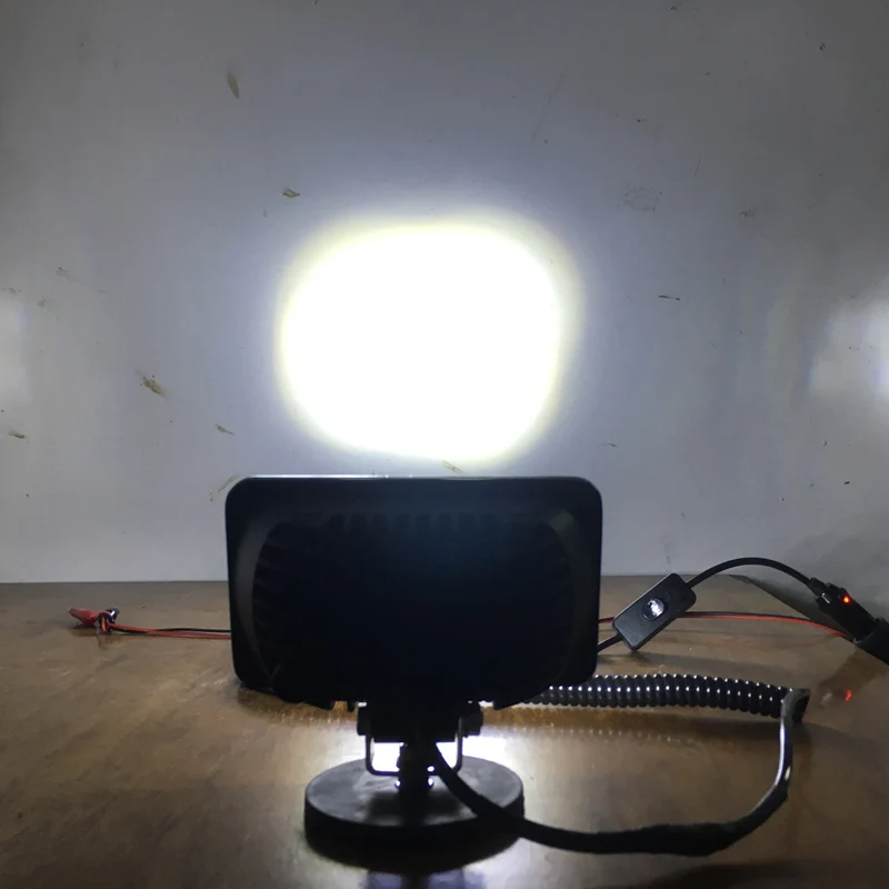 Профессиональный прожектор для лодки и автомобиля проводной с белым точечным