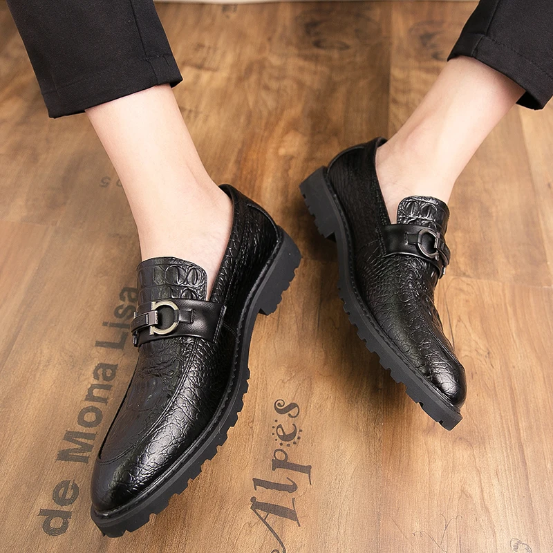 

Italian Mens Shoes Casual Brands Slip On Luxury brand Shoes Men outdoor breathable Loafers Moccasins Leather club party Shoes