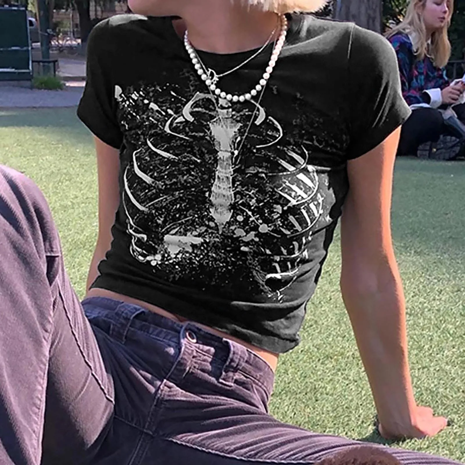 

Ladies Trendy Top Short Sleeve Tight Graphic Round Neck Print T-shirt 2021 Street Style Short Ladies T-shirt