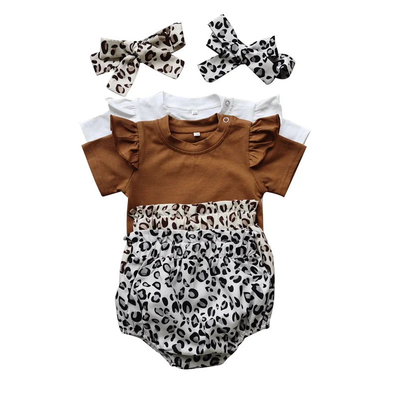 

Комплект летней одежды для маленьких девочек, однотонный комбинезон с коротким рукавом и круглым вырезом с оборками + леопардовые шорты с в...