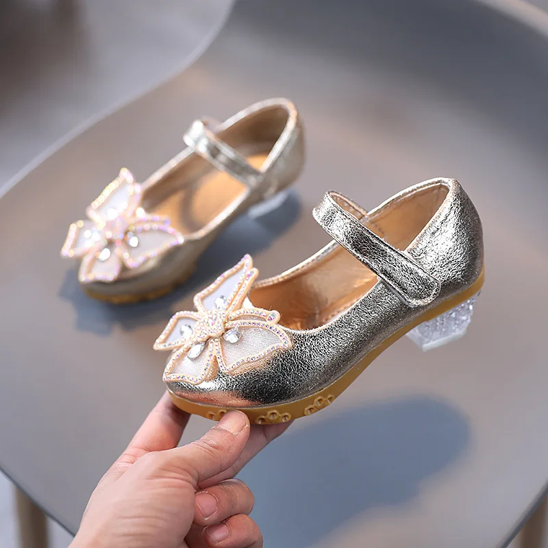 Детская обувь для девочек кожаная принцессы на низком каблуке со стразами и