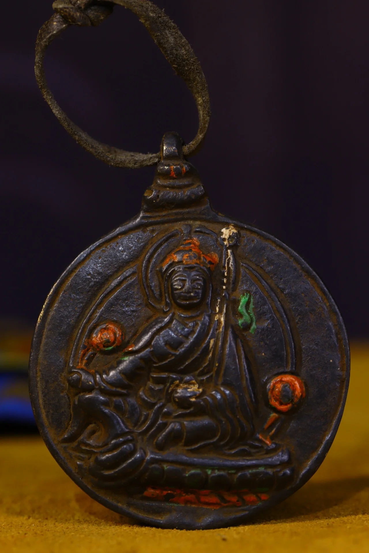 

Home Decor 2"Tibet Buddhism Old Bronze Tracing Padmasambhava statue Amulet Pendant Jiugong Bagua Exorcism Ward off evil spirits