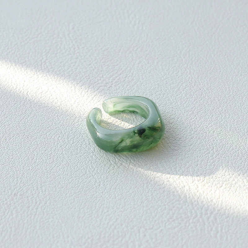 

1PC 2021 Fashion New Geometric Irregular Round Green White Resin Acrylic Open Rings for Women Girls Vintage Rings
