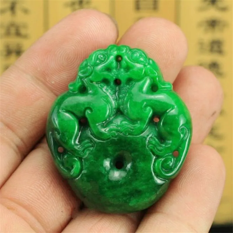 Натуральный нефритовый сушеный зеленый ручной резной кулон brave | Дом и сад