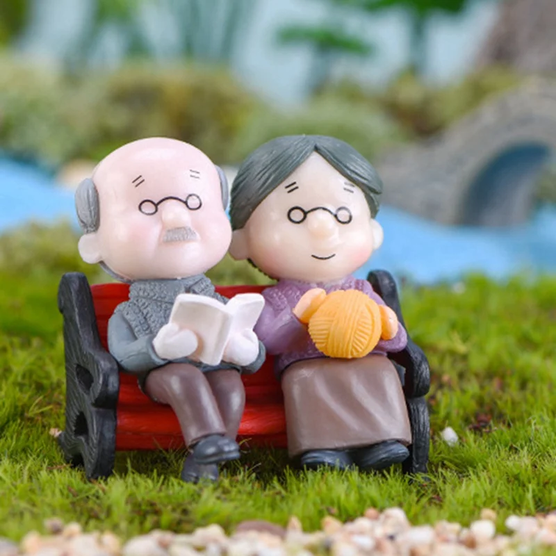 

Cute Old Couple Figures Miniature Chair Book Grandma Grandpa DIY Mini Fairy Garden Ornament Doll Couple Gift Figurines Decor G