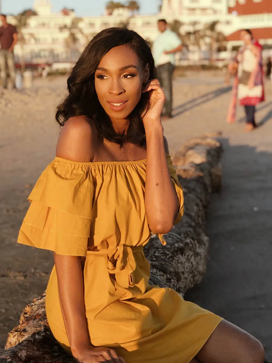 Желтое мини платье для женщин с вырезом лодочкой и рюшами на шнуровке тонкое