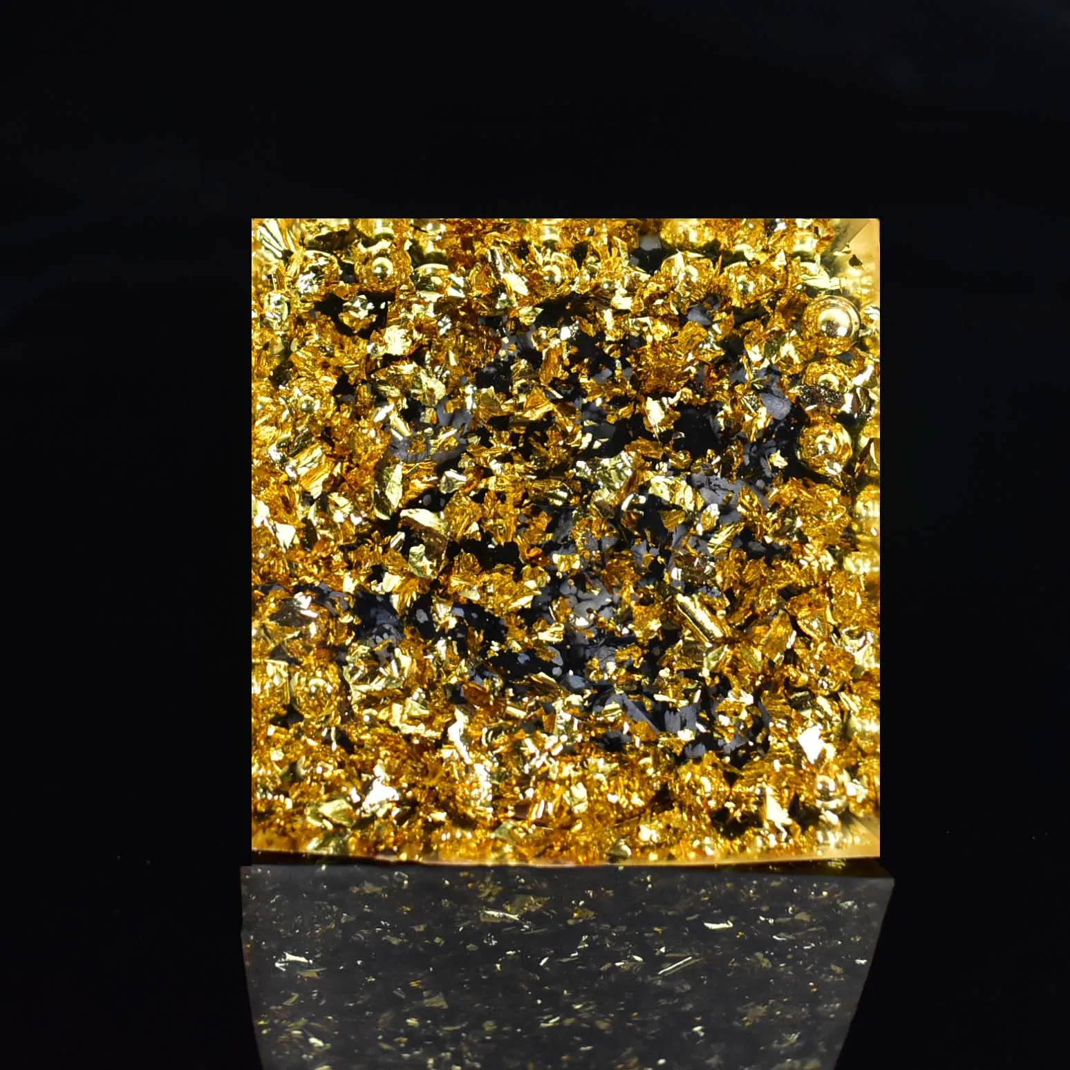 

Reiki Orgonite Energy Orgon Pyramid Gathering Fortune Helping Soothe the soul Chakra Resin Decorative Craft Jewelry Cube