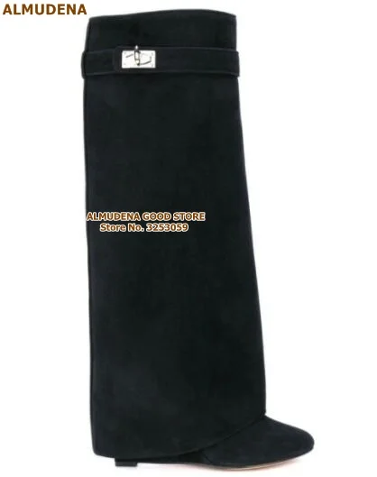 black suede as pic ALMUDENA/Новые высокие сапоги до колена из замши телесного цвета с замком в виде акулы высокие сапоги на танкетке с металлическим украшением Прямая поставка - Цвет: black suede as pic