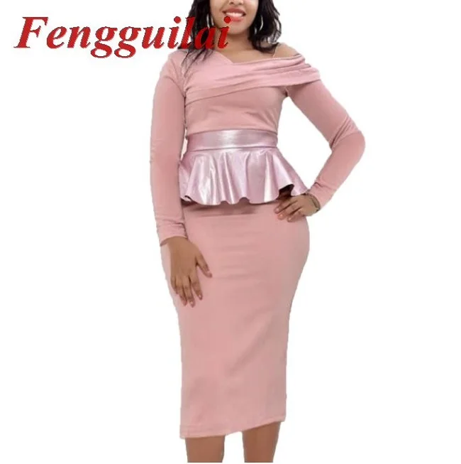 

Женское облегающее платье-мини с длинным рукавом и баской