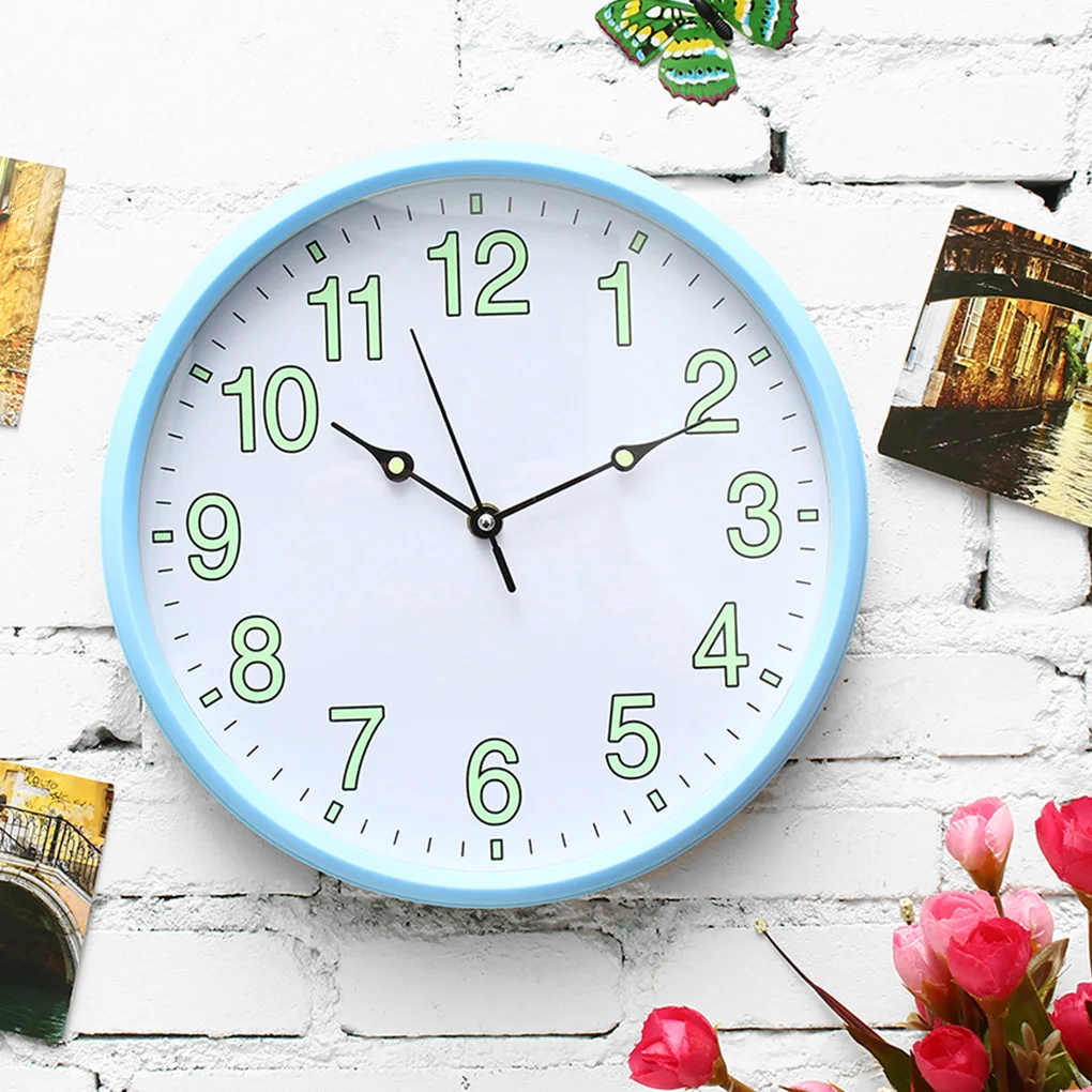 

Random Color 12inch Wall Clock Round Dark Glow Silent Quartz Indoor Outdoor Home Decoration Clock